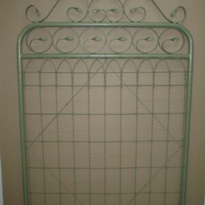 Big Red Heritage Wire gate- Euroa
